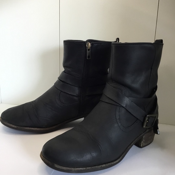 COPY - Ugg Women's Shoes Rugged Black Booties Size 6 - Picture 16 of 16